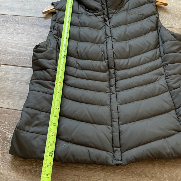 The North Face 550 Puffer Vest LARGE - Picture 4 of 10